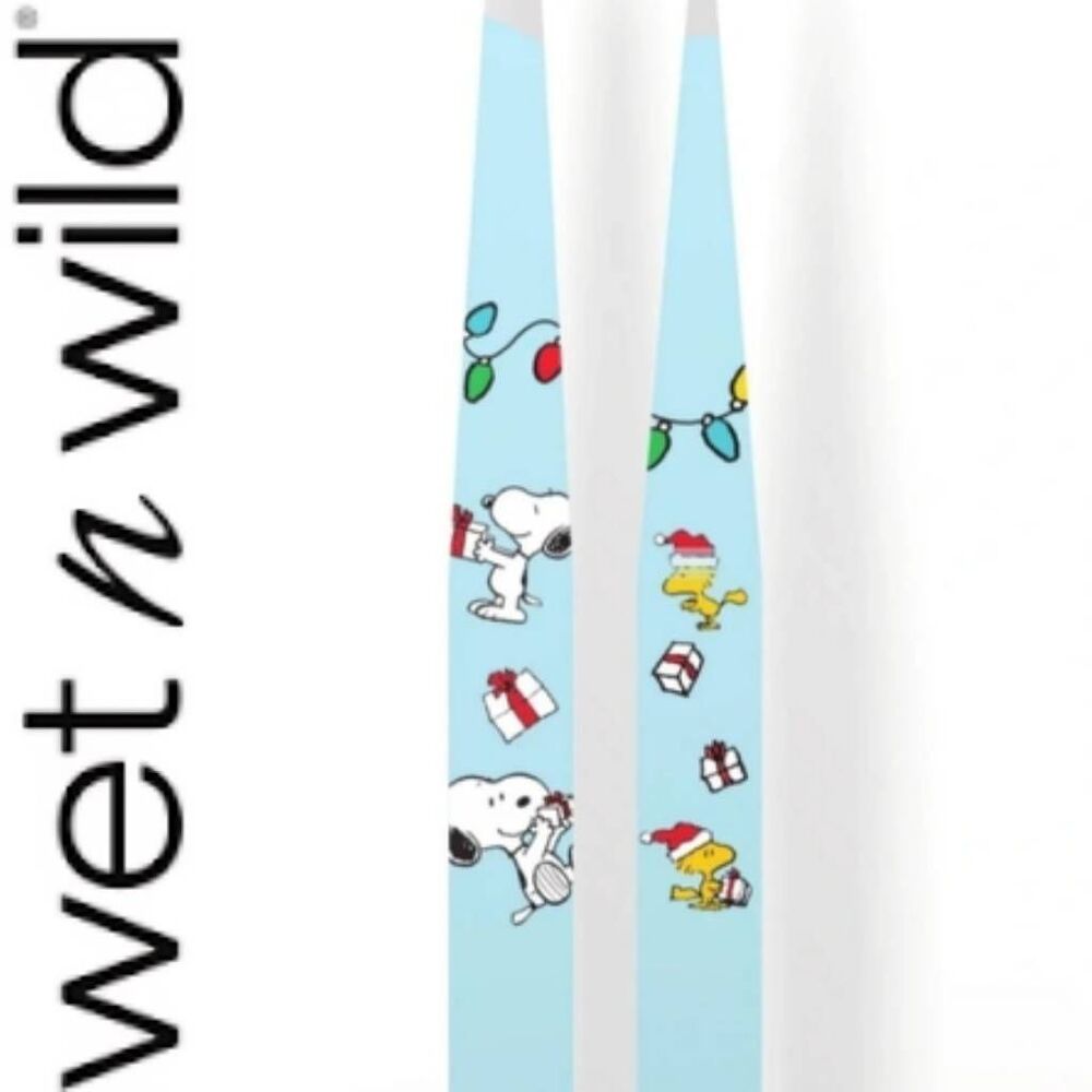 Wet-N-Wild‎ X Peanuts Snoopy Claus 2-Piece Tweezer Set